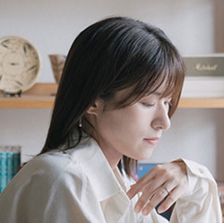 亀井英里 (Eri Kamei)