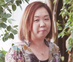 足立美奈子 (Minako Adachi)